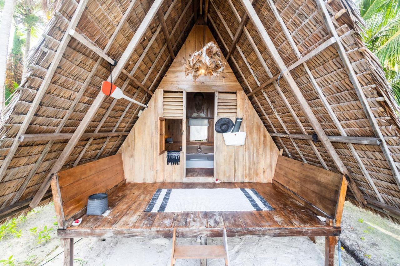 ホテル Tailana Island Pulau Banyak Alaban エクステリア 写真