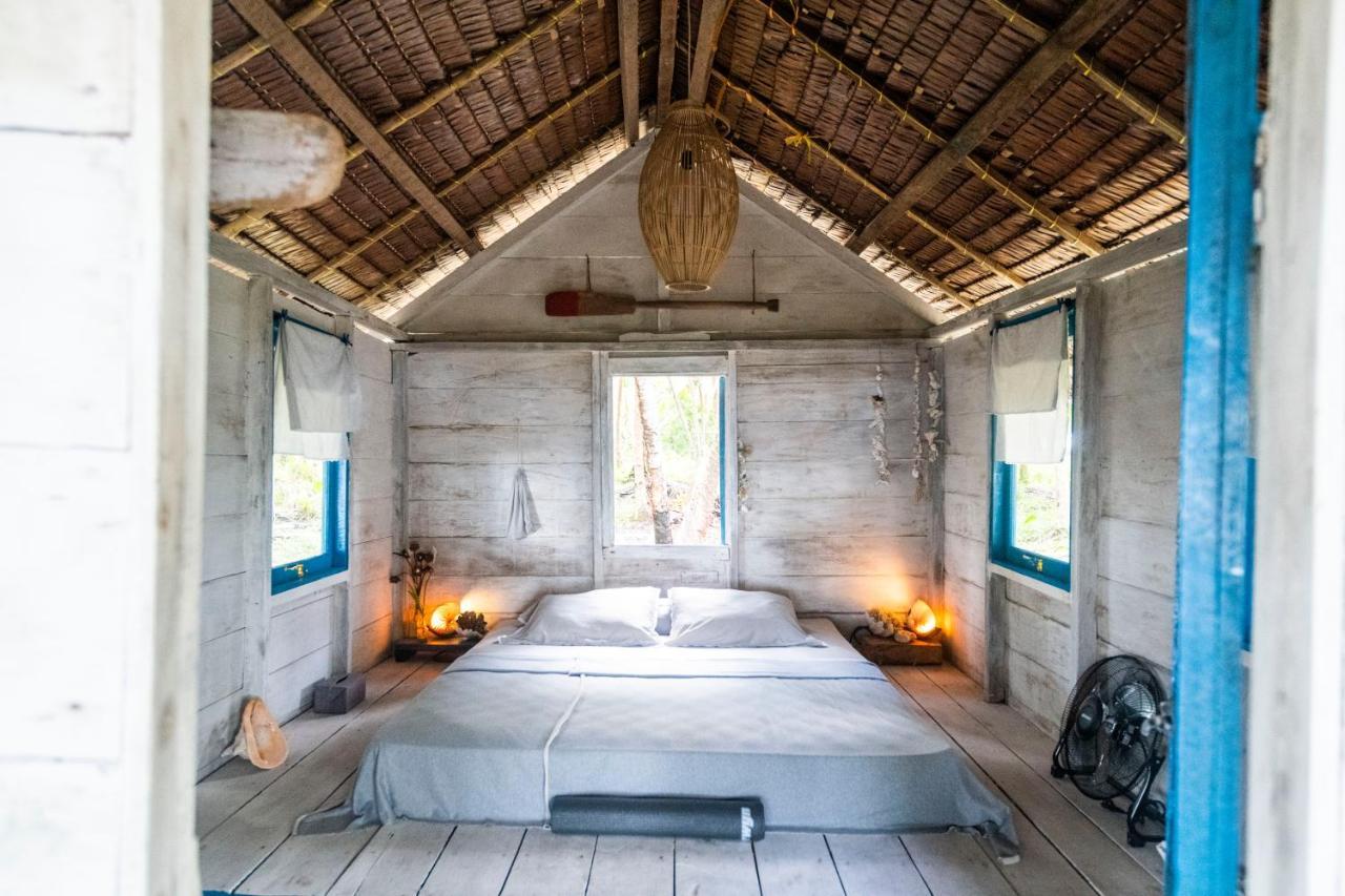 ホテル Tailana Island Pulau Banyak Alaban エクステリア 写真